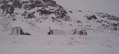 Campamento para estudio geofísico de terreno, Canadá