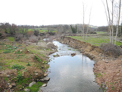 Tributario cerca al area minera